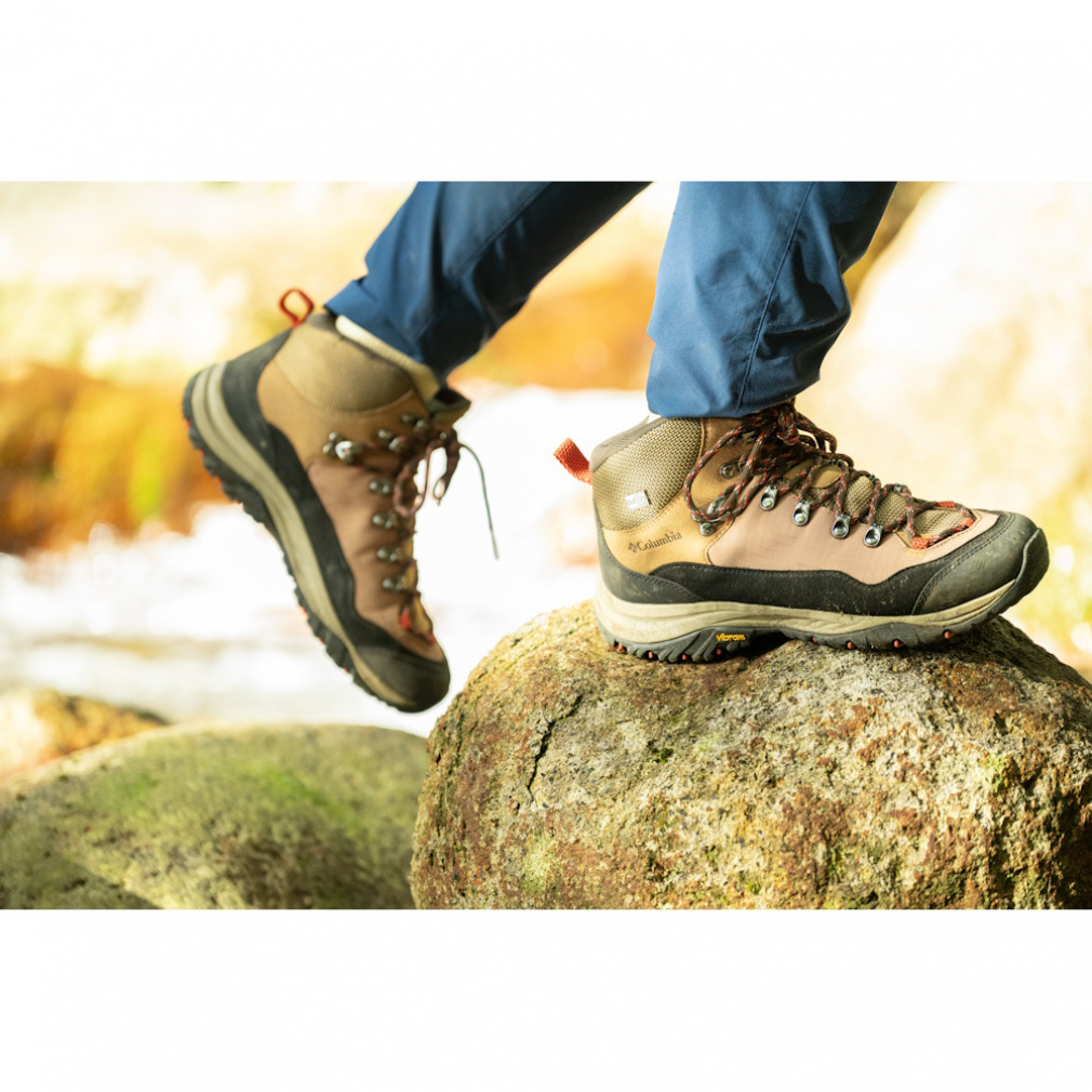 コロンビアColumbia23.5トレッキングシューズ黄色イエロー山登り登山靴 Columbia - コロンビアColumbia23.5トレッキングシューズ黄色イエロー