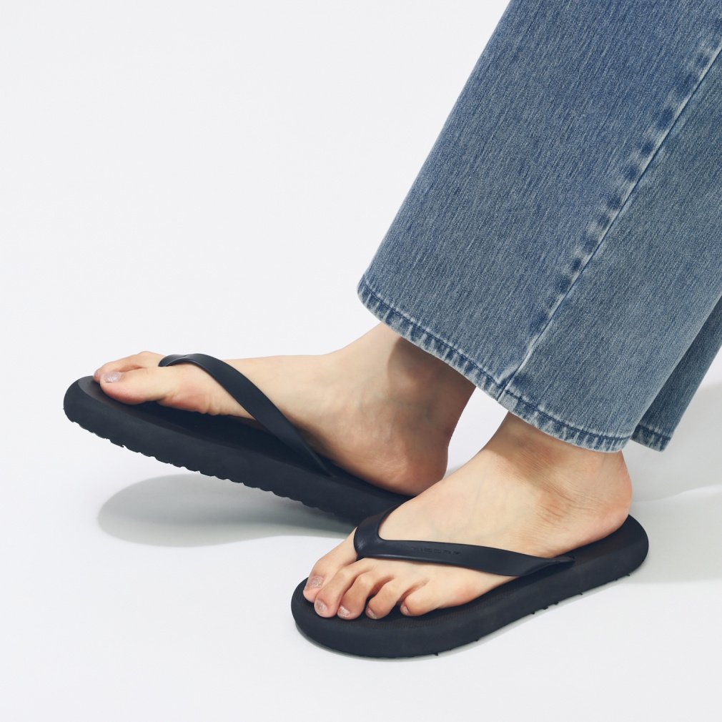 ブラックビーチサンダル リトルブラックサンダル |レディースシューズ |ティキーズ – TKEES