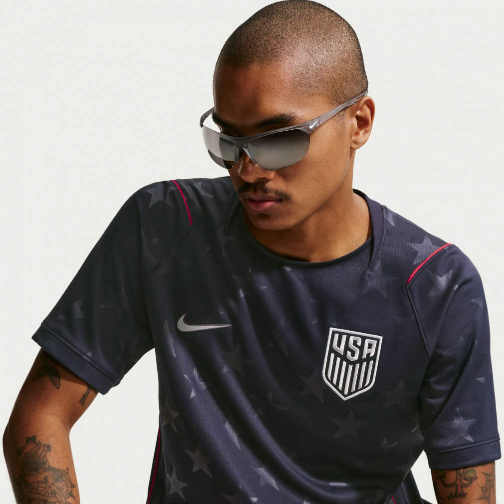 古着ナイキ　サッカーシャツ　Nike Dri-FIT USA代表シャツ　メッシュ 古着ナイキ サッカーシャツ Nike Dri-FIT USA代表シャツ メッシュ