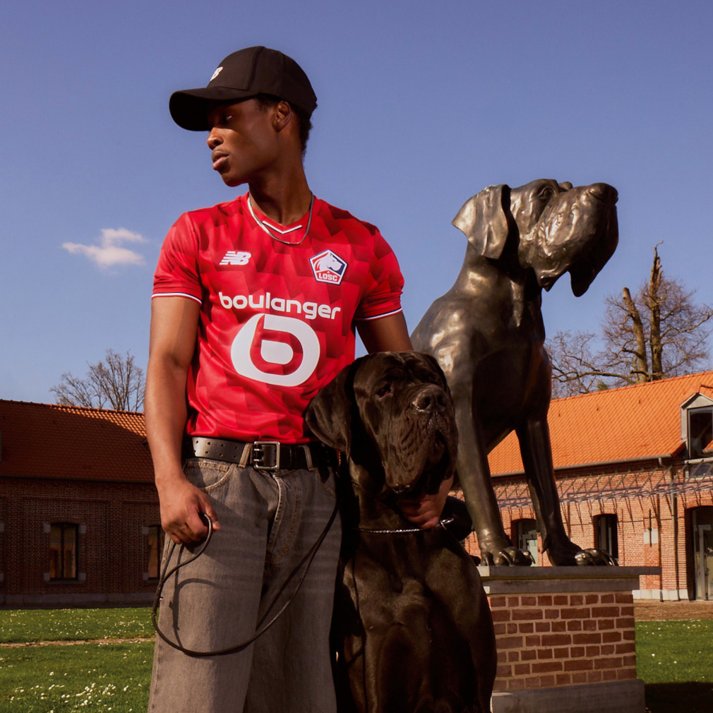 正規品新品☆デルフィーノ・ペスカーラ20/21スペシャルユニフォーム☆Lサイズ 正規品新品☆デルフィーノ・ペスカーラ20/21スペシャルユニフォーム☆L