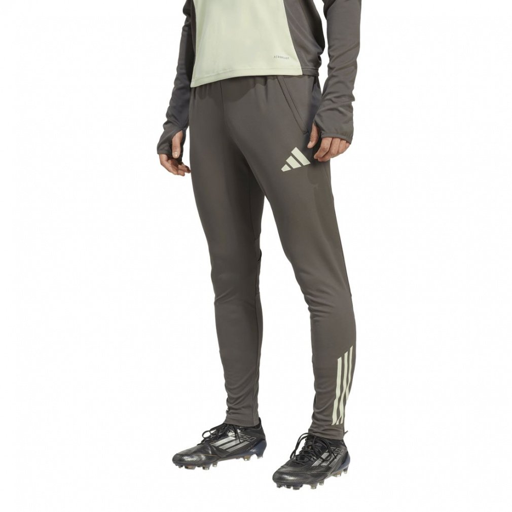 レアル・マドリード ティロ 25 コンペティション トレーニング パンツ