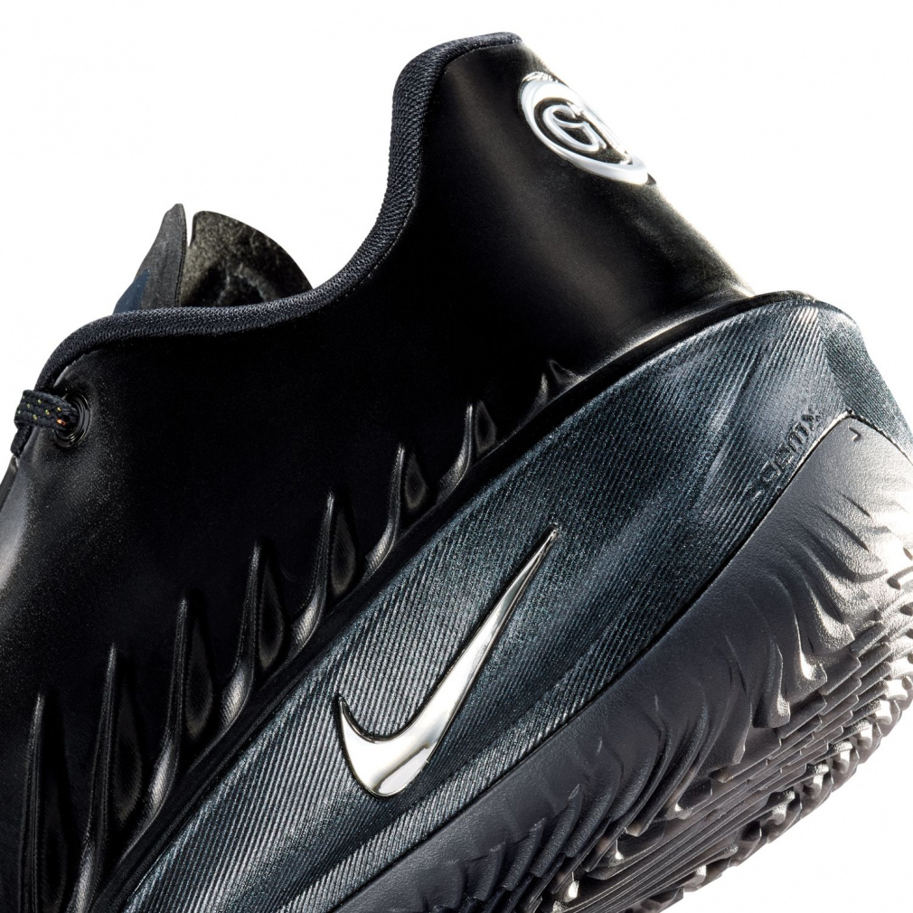 シューズ(男性用) Nike GT cut 4 ナイキ G.T. カット 4：大胆なスタイルとパフォーマンスを高める革新的