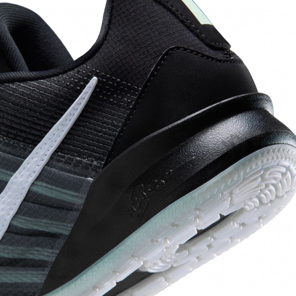 ナイキ SABRINA 3 EP サブリナ 3 EP HF2882-001 サブリナ・イオネスク