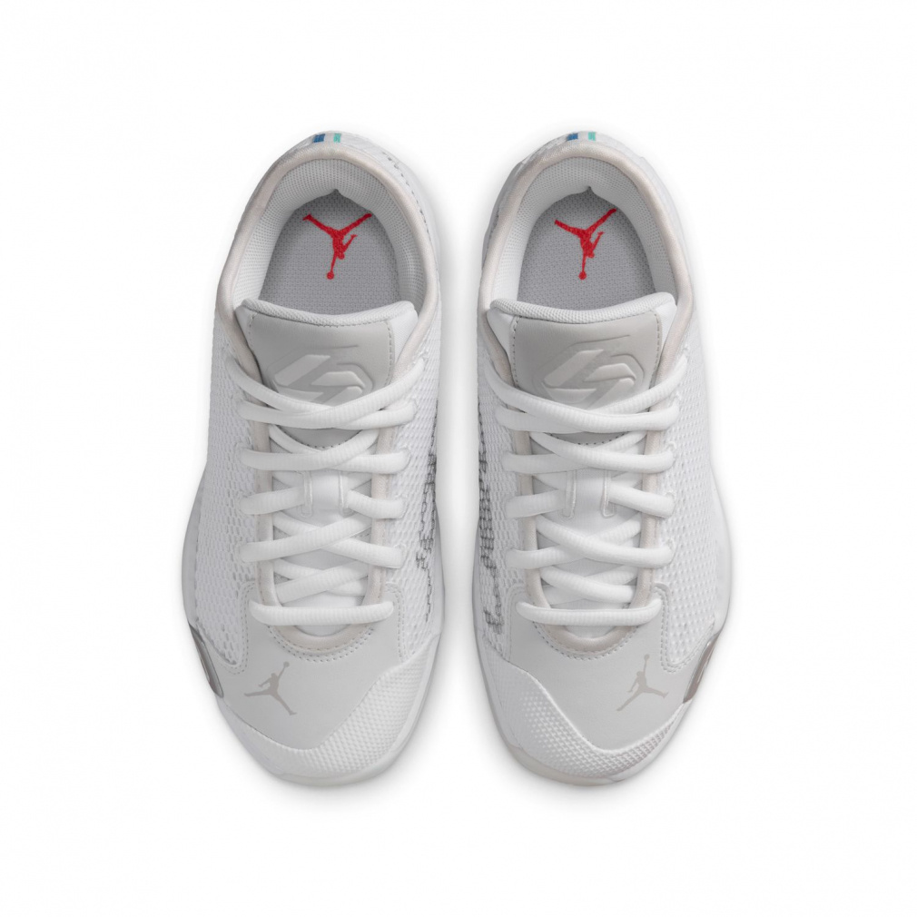 ジョーダン LUKA 77 Triple White GS ルカ 77 Triple White GS IH0573