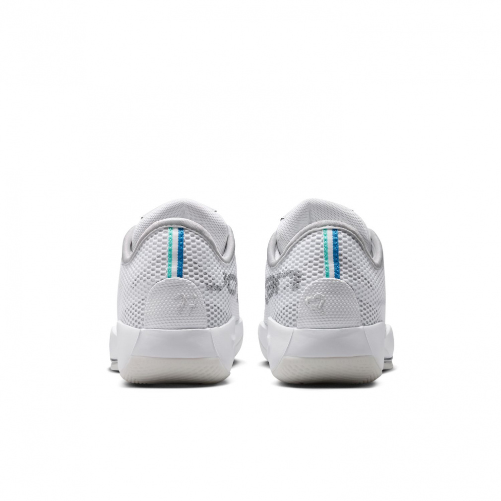 ジョーダン LUKA 77 Triple White GS ルカ 77 Triple White GS IH0573
